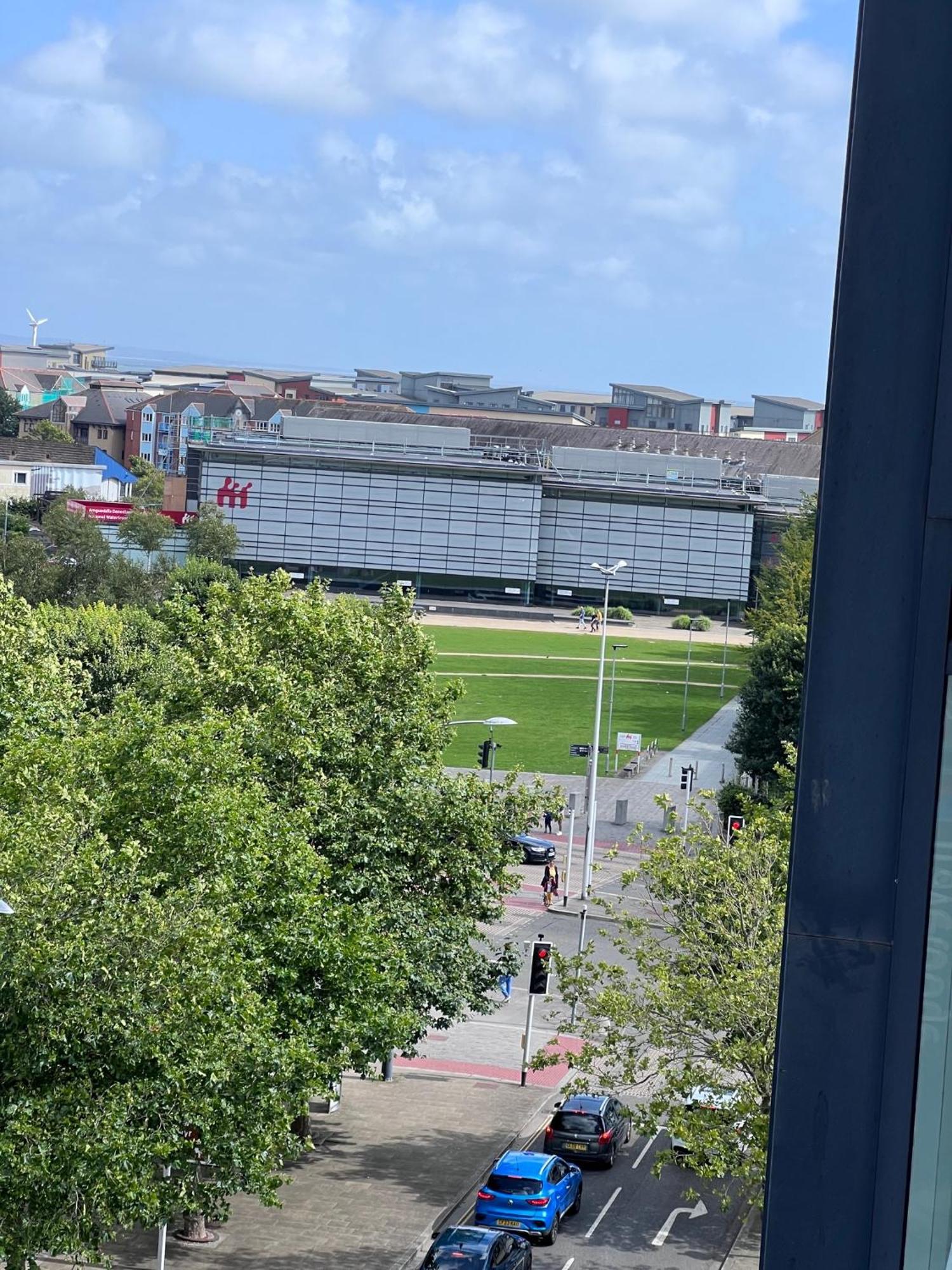 Great City Centre Getaway Apartment 2 Bed Near The Beach And Shopping Area Swansea Extérieur photo