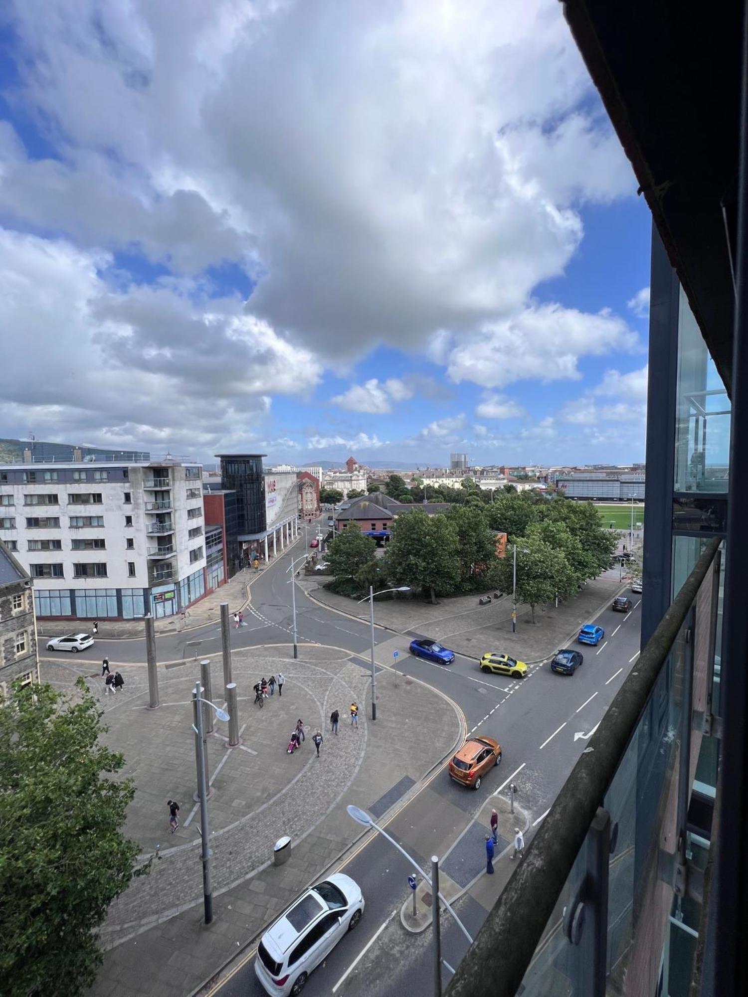 Great City Centre Getaway Apartment 2 Bed Near The Beach And Shopping Area Swansea Extérieur photo