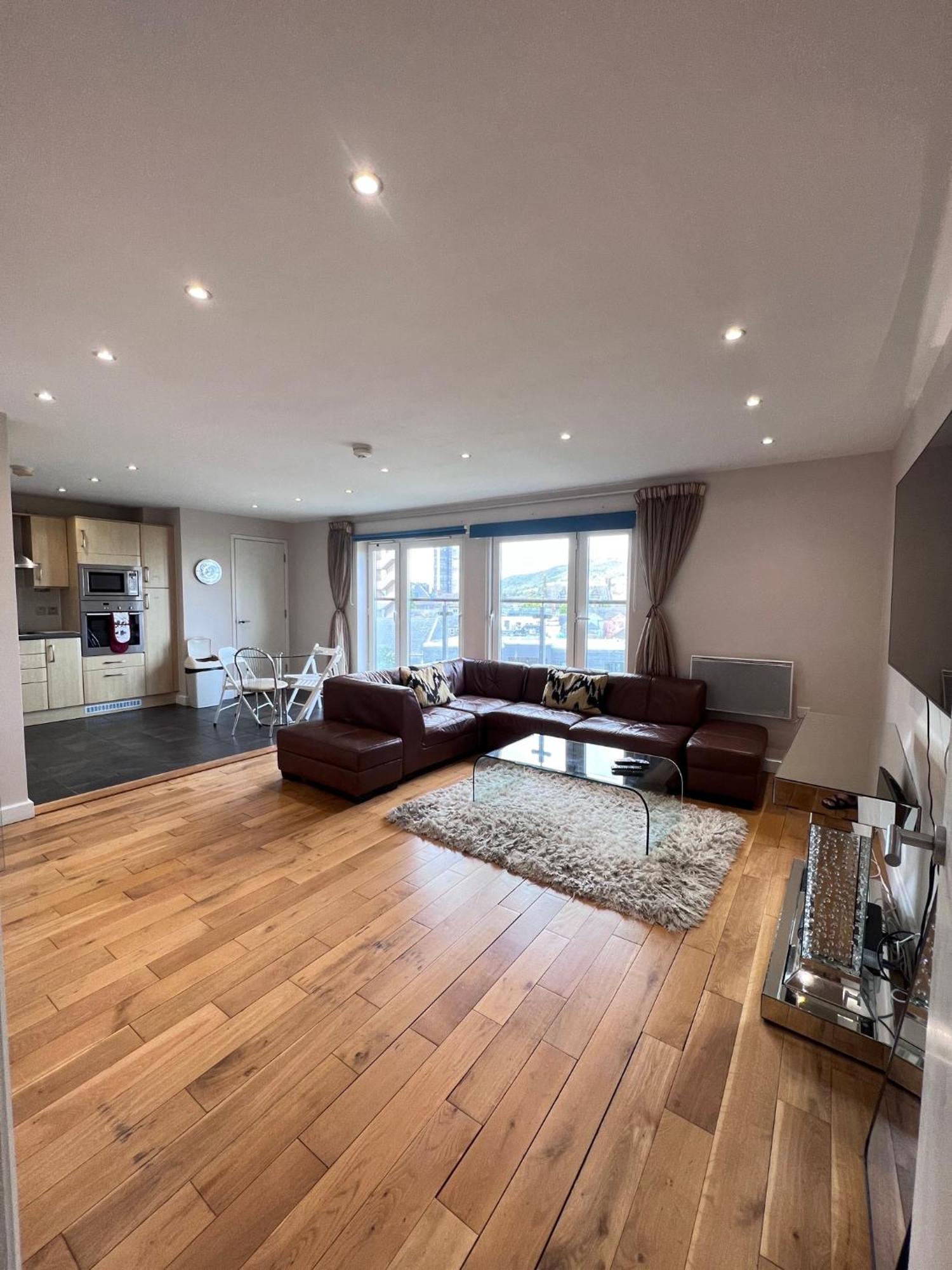 Great City Centre Getaway Apartment 2 Bed Near The Beach And Shopping Area Swansea Extérieur photo
